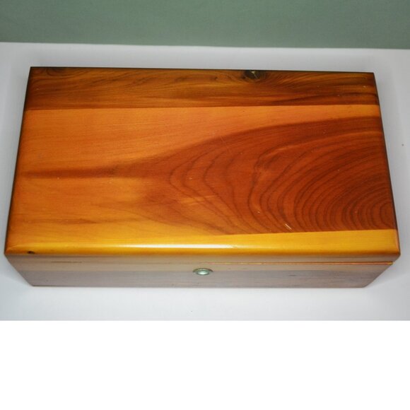 Lane Dresser Top Trinket/Small Items Storage Box Cedar Furniture Store Promo - Picture 6 of 11